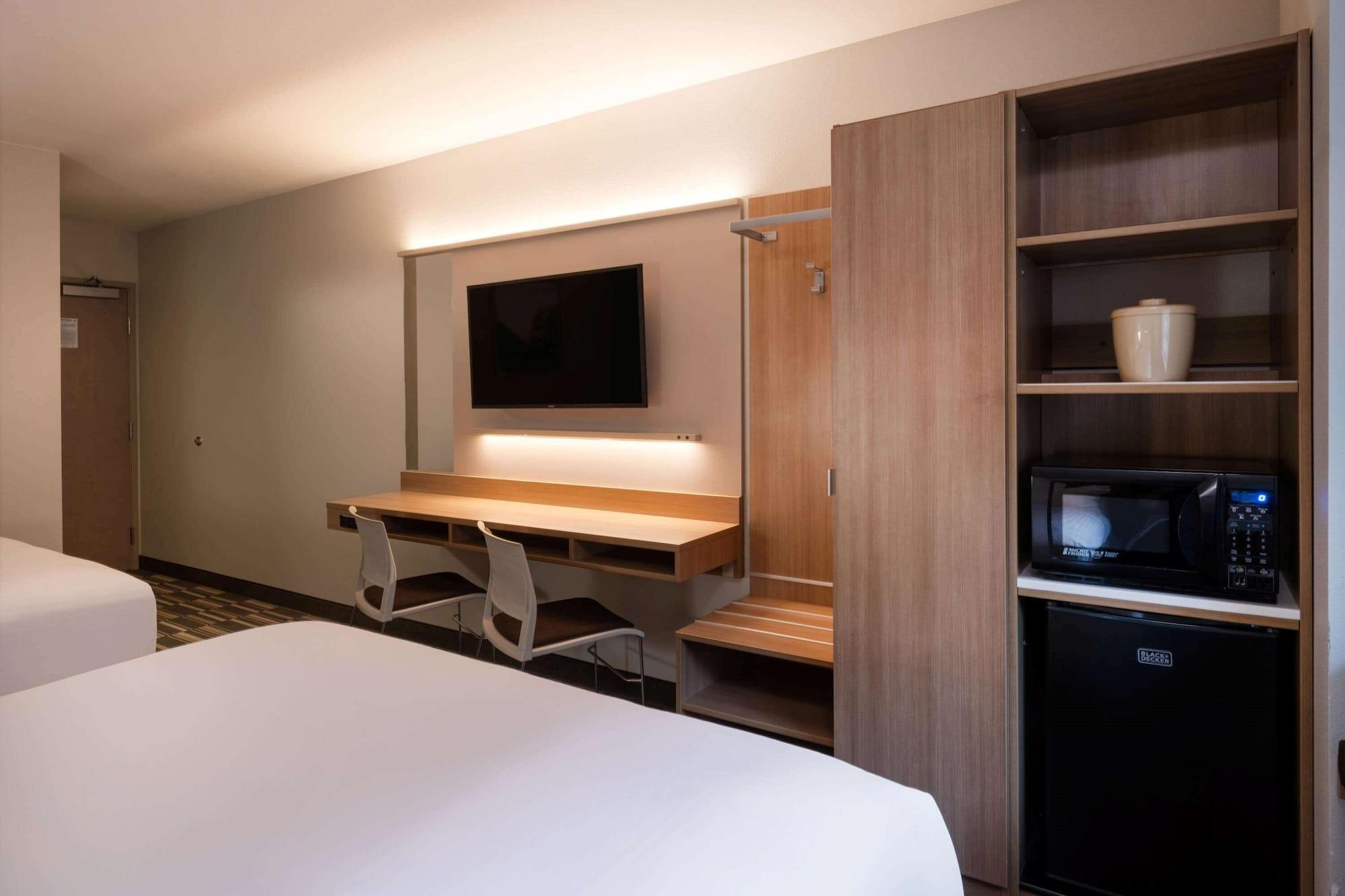 Microtel Inn & Suites By Wyndham Georgetown Lake Exteriör bild