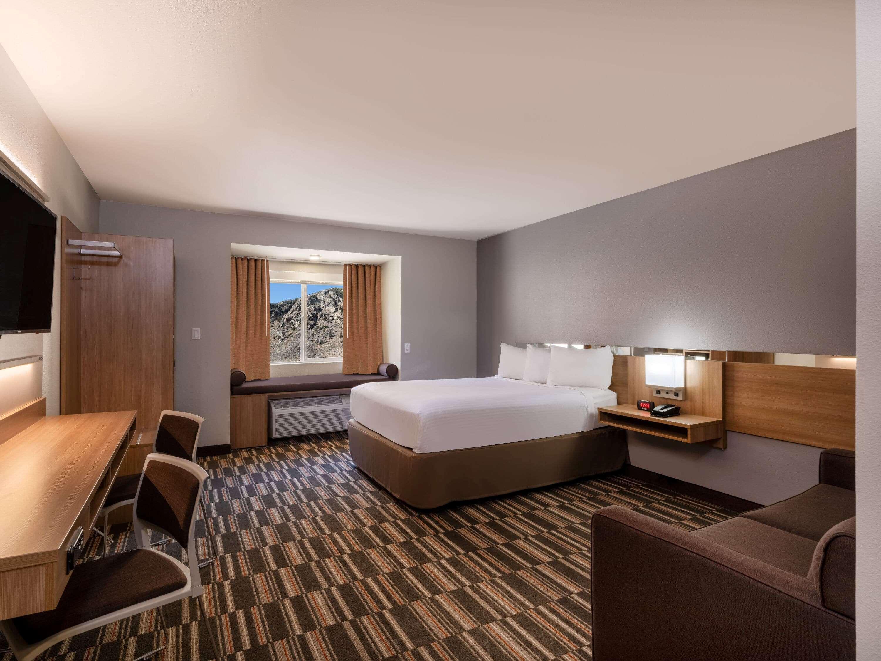 Microtel Inn & Suites By Wyndham Georgetown Lake Exteriör bild