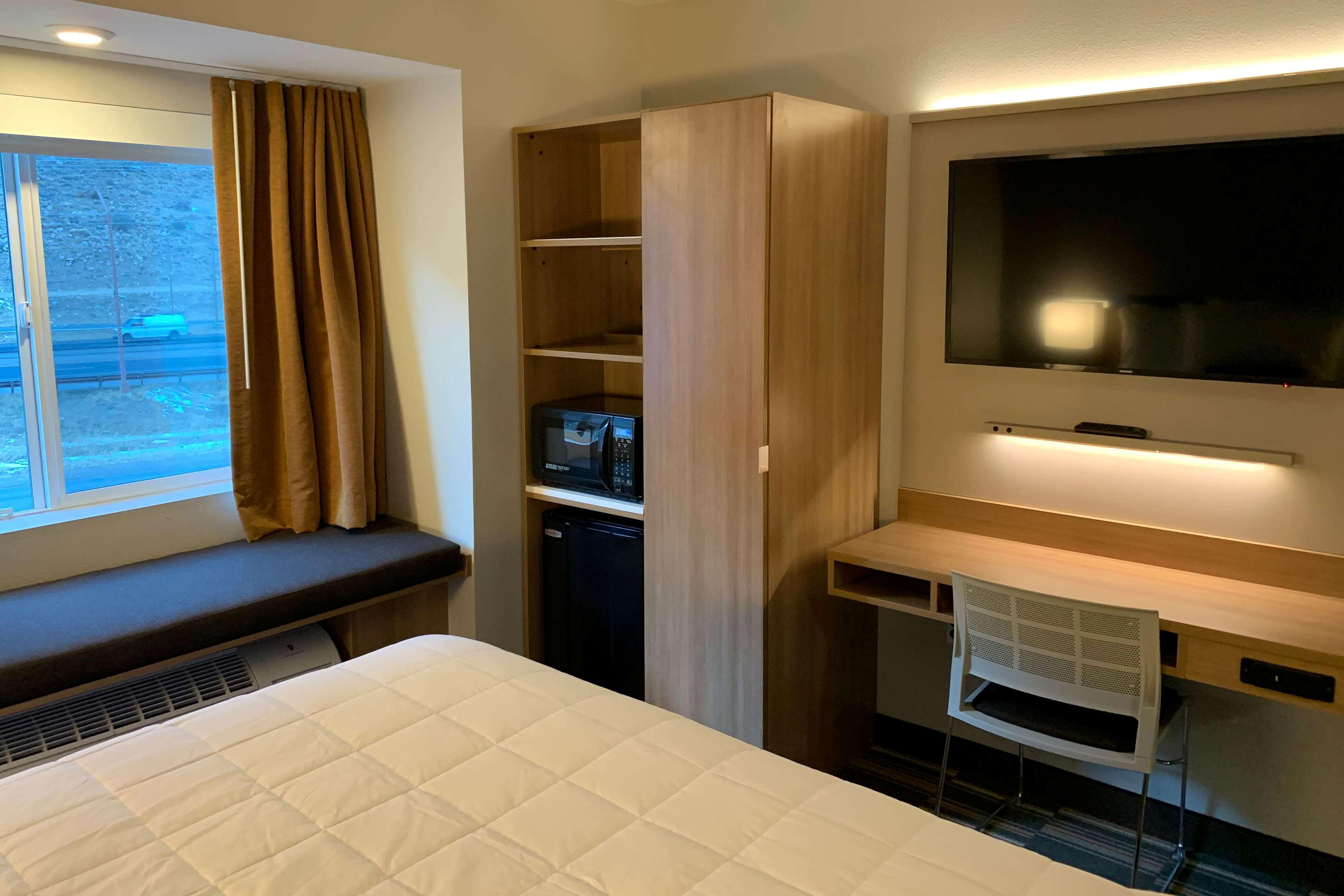 Microtel Inn & Suites By Wyndham Georgetown Lake Exteriör bild