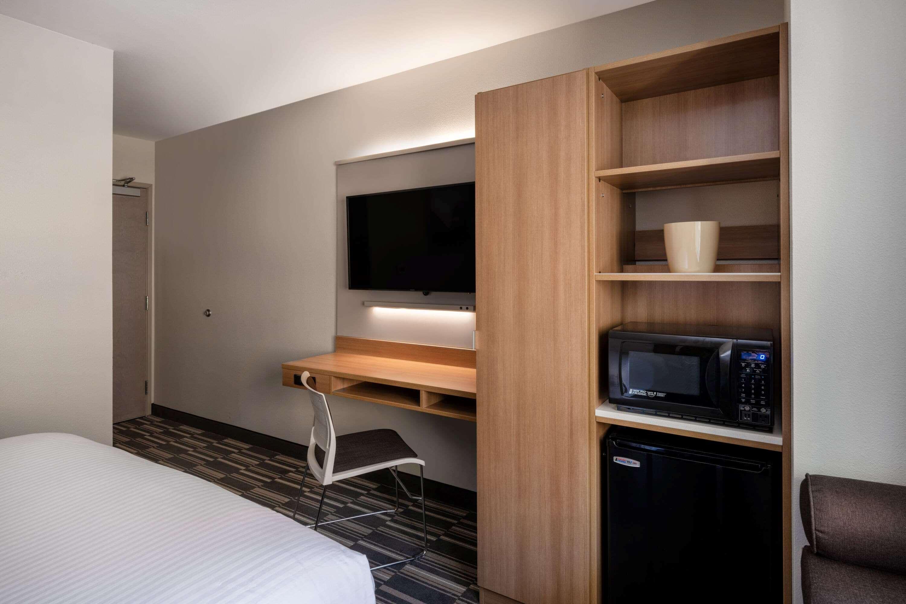 Microtel Inn & Suites By Wyndham Georgetown Lake Exteriör bild