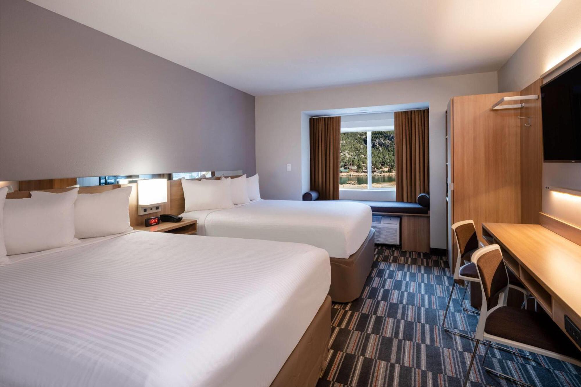 Microtel Inn & Suites By Wyndham Georgetown Lake Exteriör bild