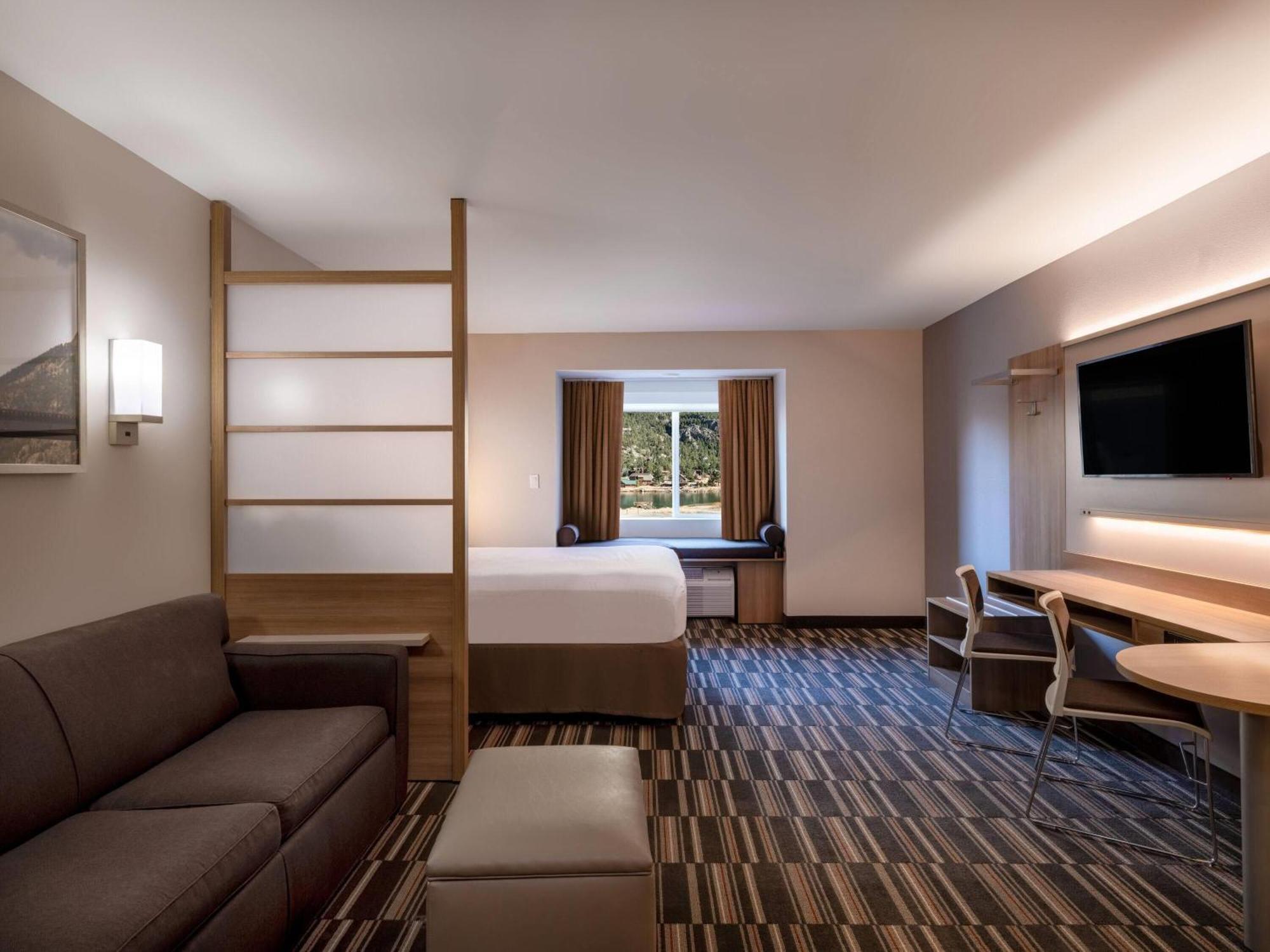 Microtel Inn & Suites By Wyndham Georgetown Lake Exteriör bild