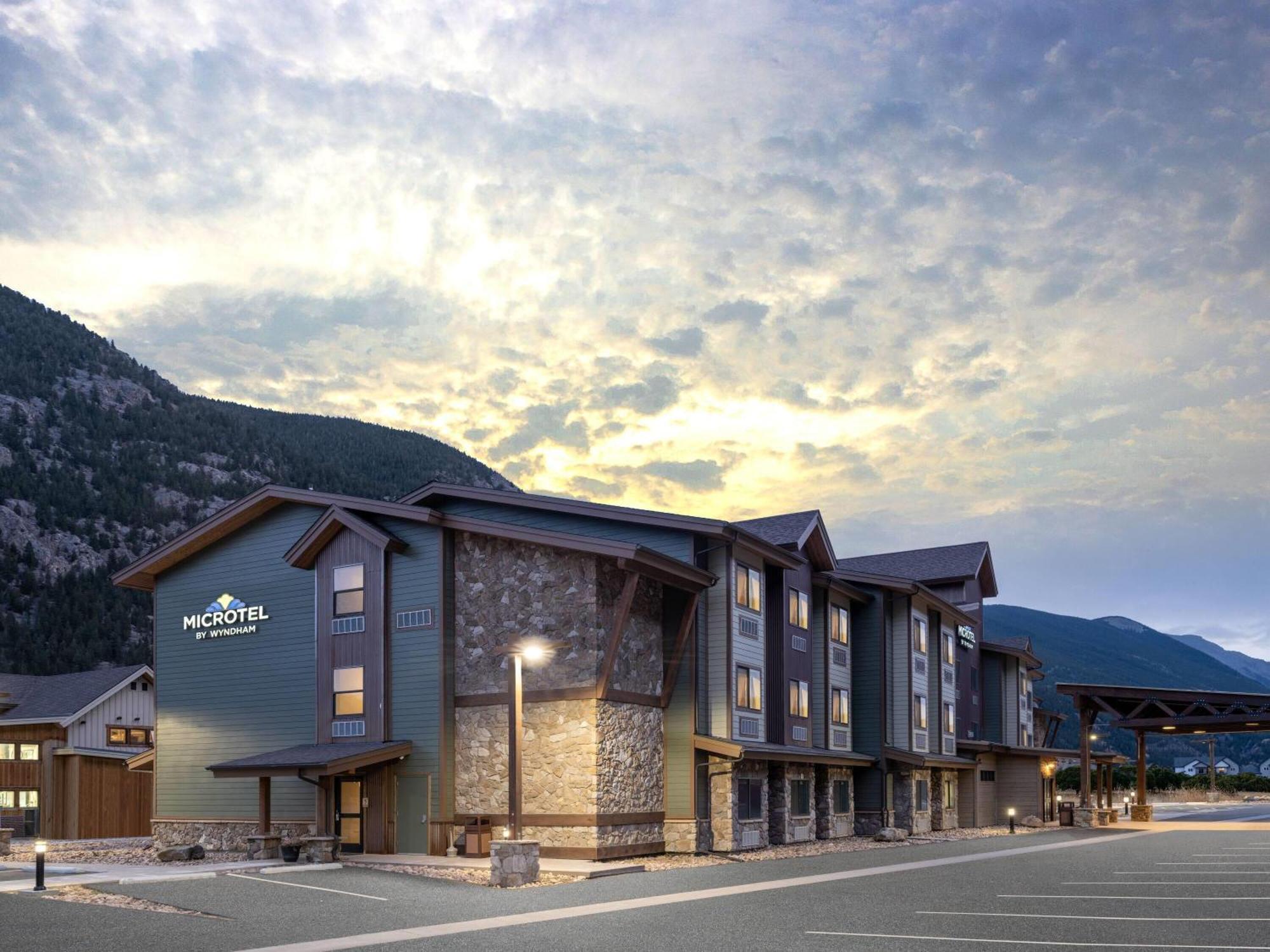 Microtel Inn & Suites By Wyndham Georgetown Lake Exteriör bild